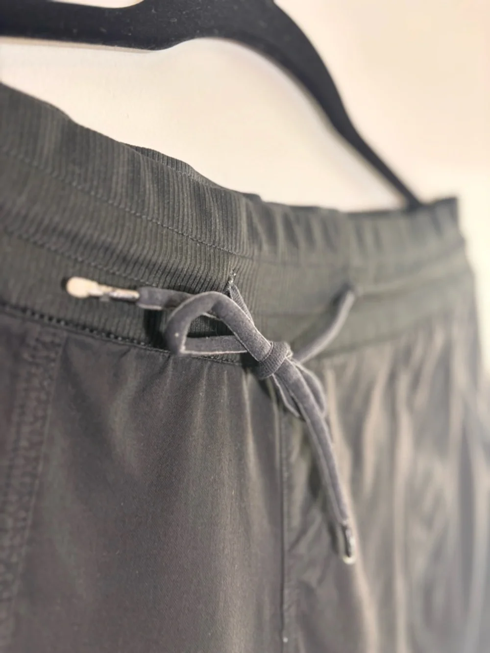 The North Face Aphrodite Motion Ruched Jogger Pants – Black Size Large women’s - Picture 3 of 7